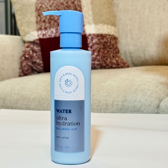 WATER Body Lotion - Picture 1 of 3